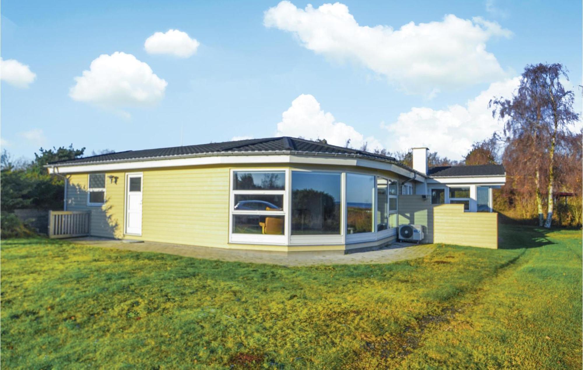 Amazing Home In Orsted With Kitchen Eksteriør bilde