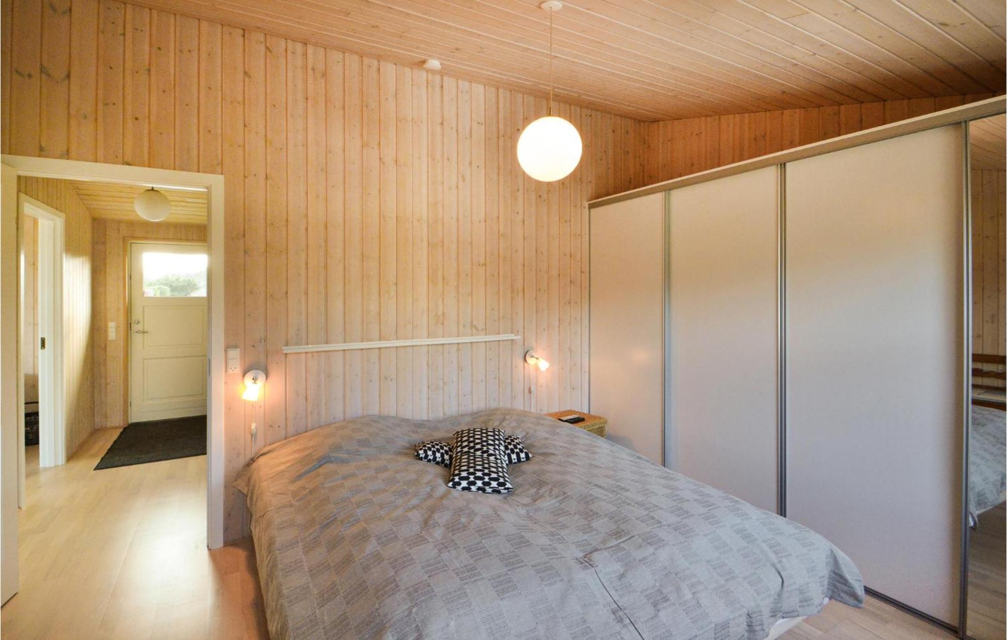 Amazing Home In Orsted With Kitchen Eksteriør bilde